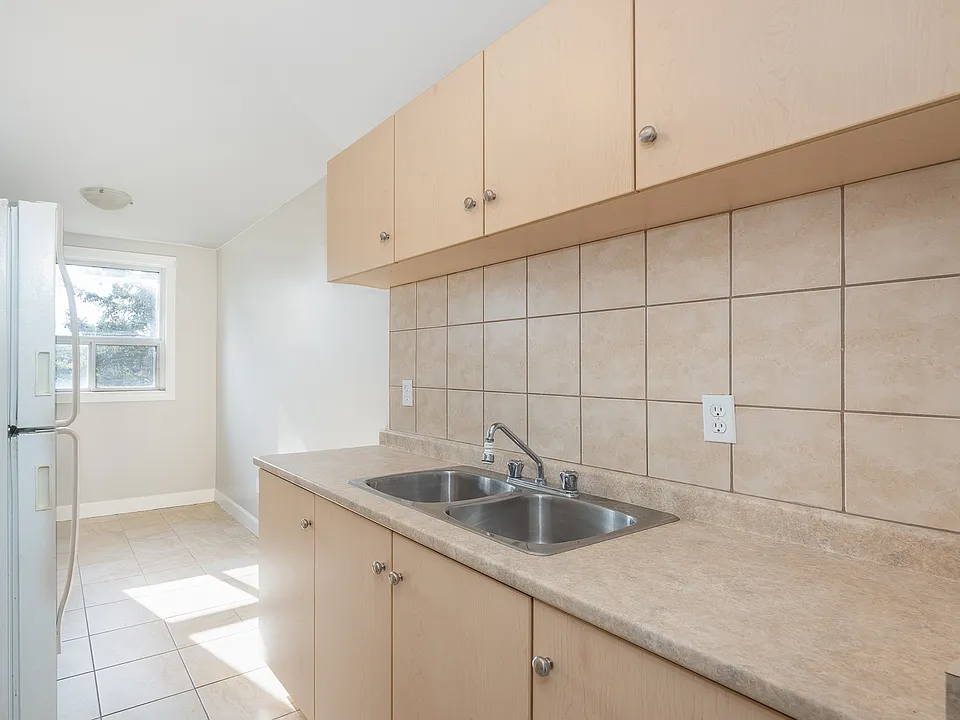 204 Lisgar Ave