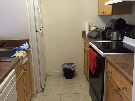 3rd image of 713 Meadows Cir #713