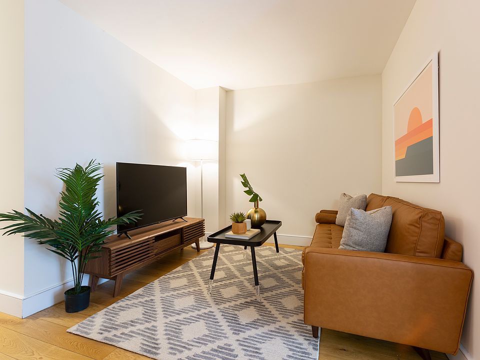 1st image of 230 E 44th St APT 9P