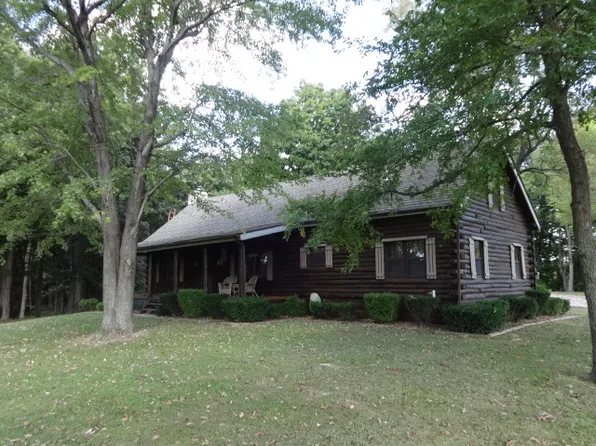 688 E Myers Rd, Boonville, IN 47601