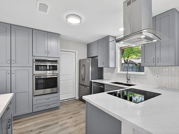 4th image of 202 Oak Hollow St