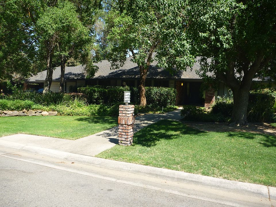 1st image of 9756 N Yorktown Dr