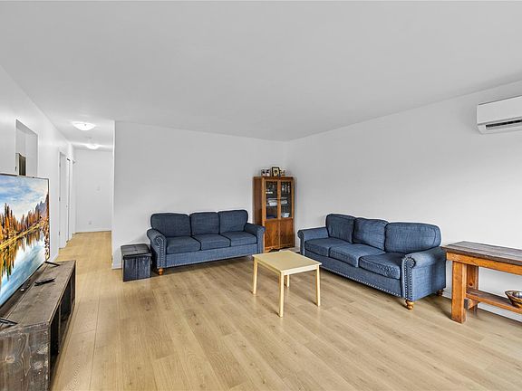 3rd image of 52 Athletic St