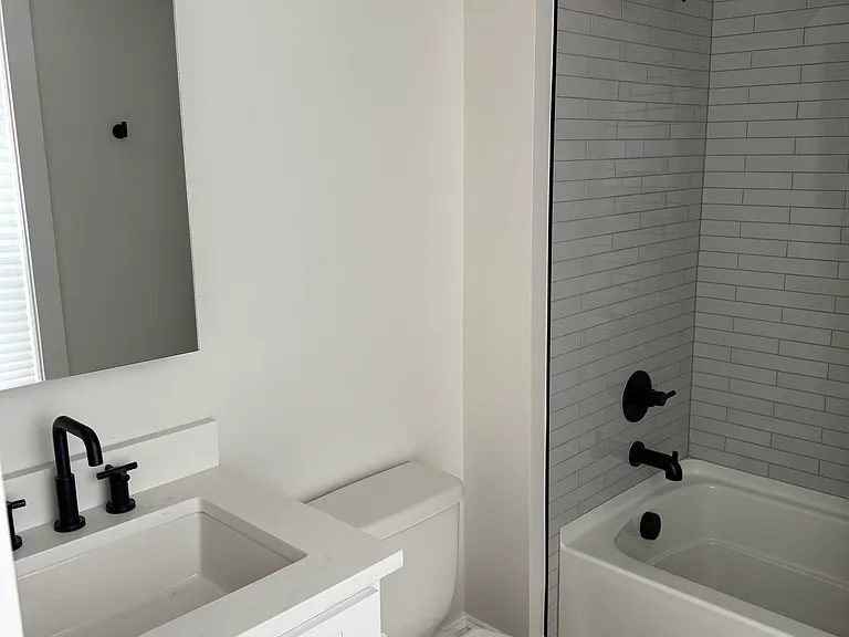 1023 N Broadway #209 — Photo 3
