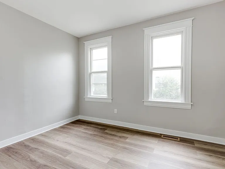 3224 Moody Ave — Photo 8