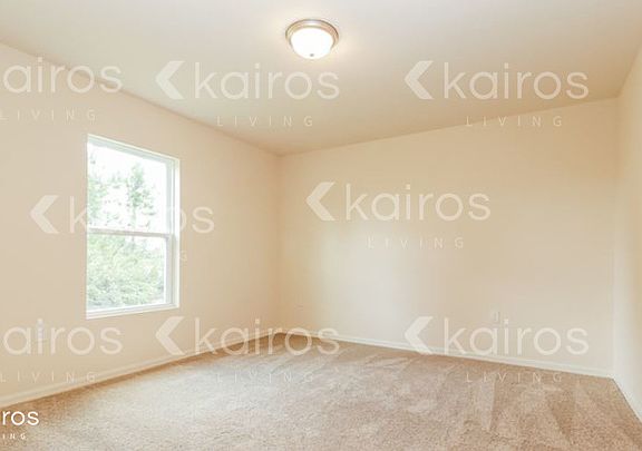 5th image of 2920 NE 2nd Pl