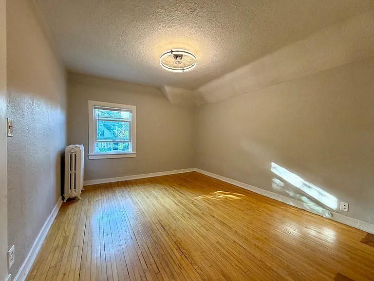 670 Short St #2 — Photo 3