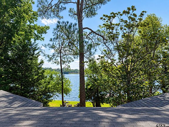 3rd image of 118 Piney Point