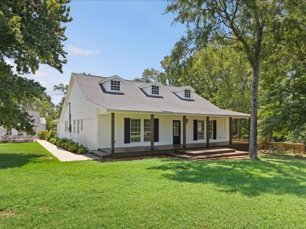 2226 Big Woods Rd, Longview, TX 75605