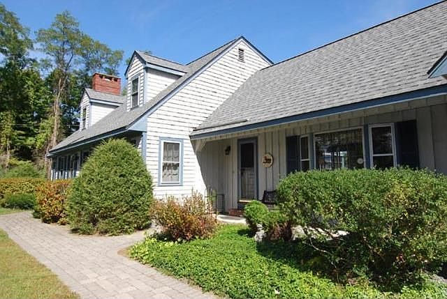2nd image of 128 Maple Ave
