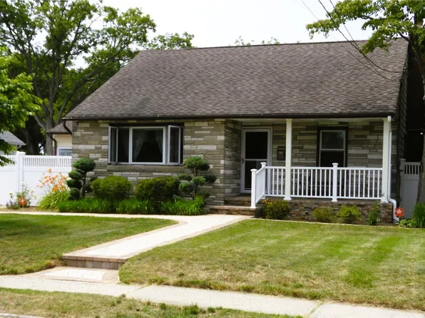 64 Anderson Avenue, North Babylon, NY 11703