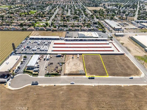 216 Commerce Way, Los Banos, CA 93635
