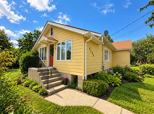 4708 Roslyn Rd, Downers Grove, IL 60515