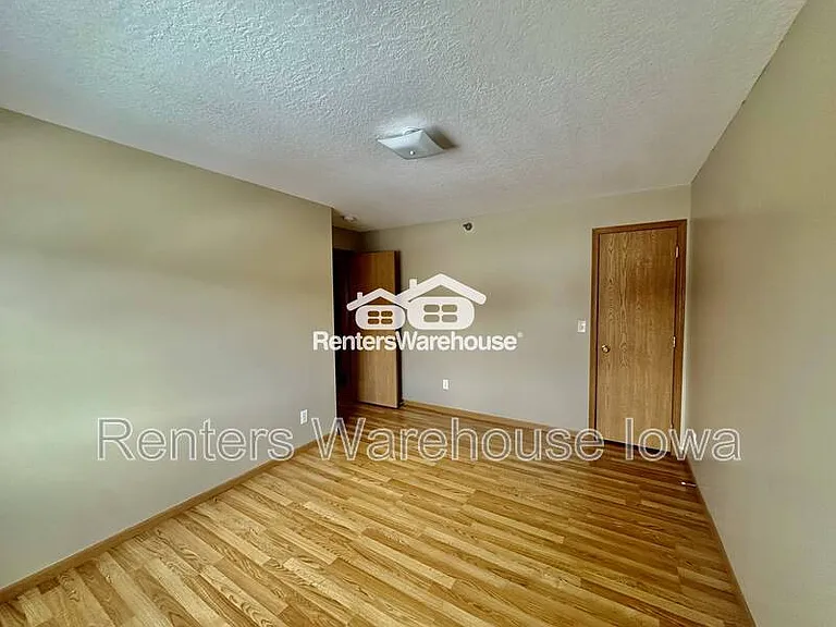 5924 Sutton Pl #10 — Photo 23