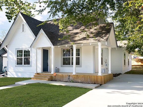 2nd image of 627 W Lullwood Ave