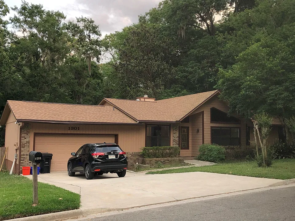 1301 NW 94th St