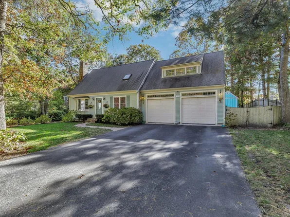 20 Windsor Way, Mashpee, MA 02649