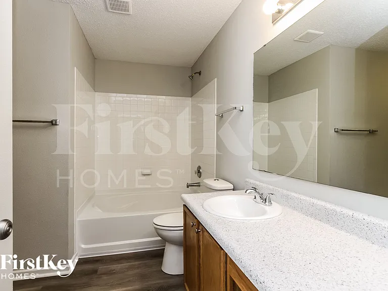 6806 W Stansbury Blvd — Photo 5