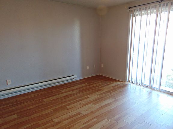4th image of 422 E Maine Ave