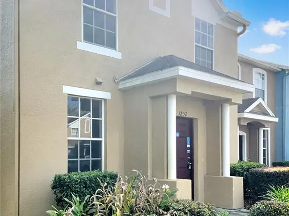 1252 Charlesworth Dr, Zephyrhills, FL 33543