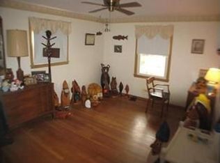 26 Woodcrest Dr, Riverside, RI 02915