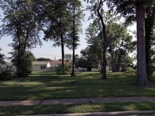 972 Beechwood Rd, Columbus, OH 43227