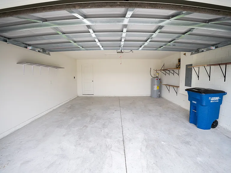 1828 Grand Ridge St S — Photo 26