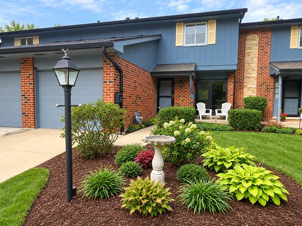 1251 Croydon Ct, Wheaton, IL 60189