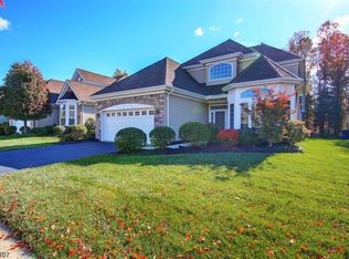 7 Schindler Ct, Somerset, NJ 08873