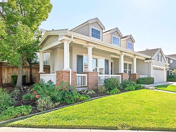 2nd image of 981 Padua Way