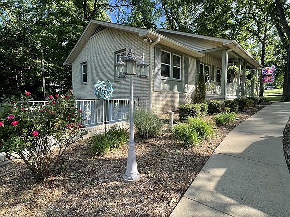 3rd image of 100 Canary Dr