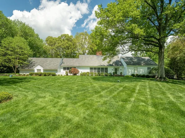 93 Adams Lane, New Canaan, CT 06840