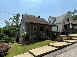 1119 Stewart St, Tarentum, PA 15084