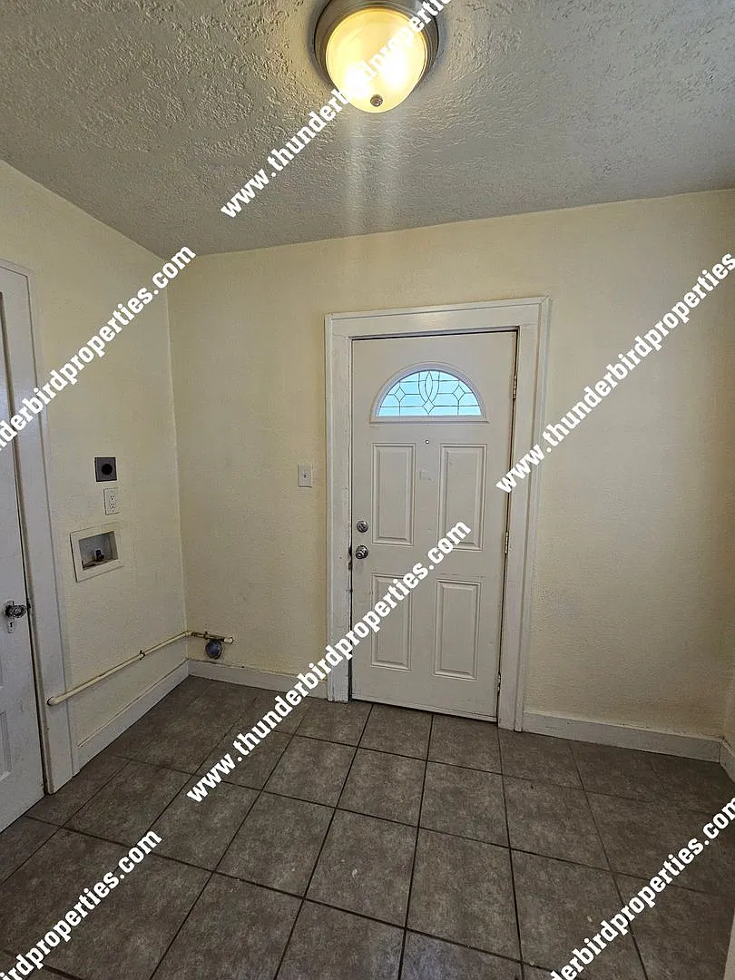 1618 Coal (40806) — Photo 2