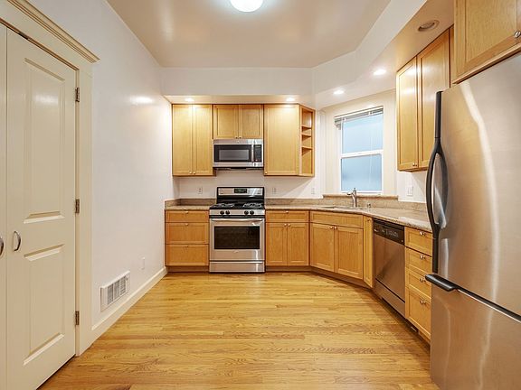 3rd image of 308 Presidio Ave APT 2