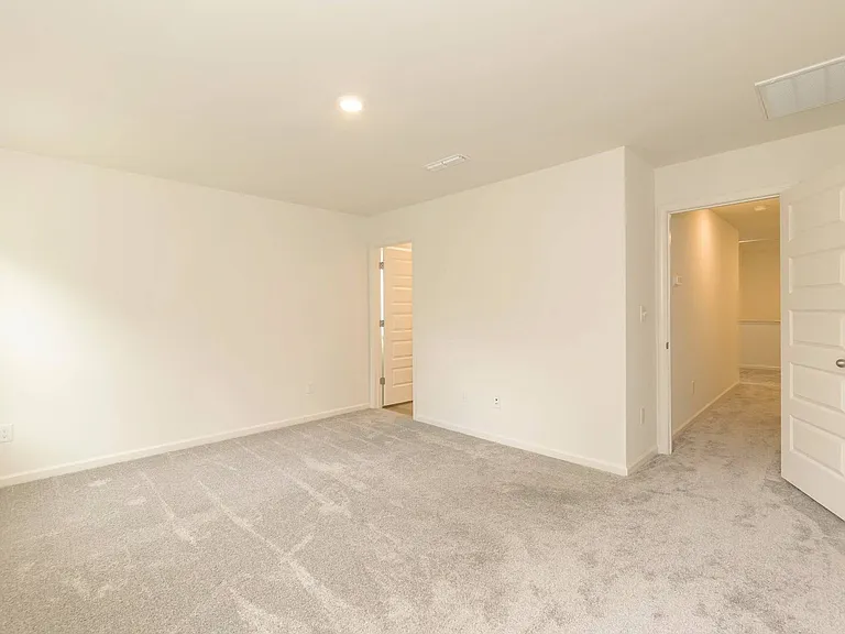 518 Eastwood St — Photo 20
