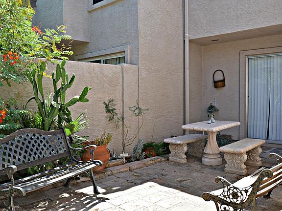 4th image of 3315 E Lavey Ln Unit 103