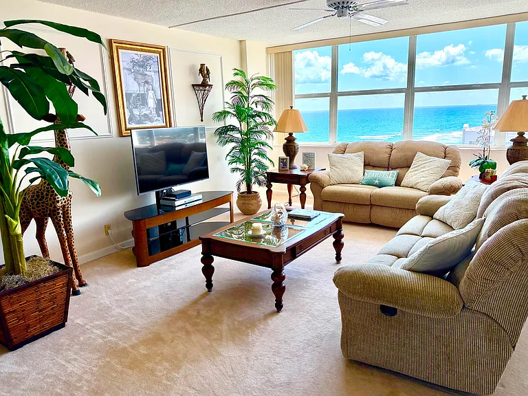 800 SE 20th Ave #1106 — Photo 3