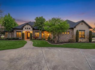 1204 E Scandinavian Ct, Granbury, TX 76048