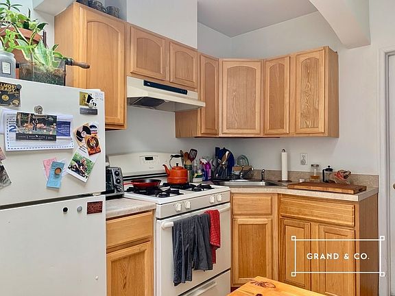 2nd image of 140 Richardson St APT 3L