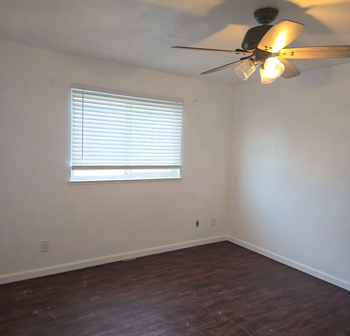 2 bed, 920 sqft, $1,500 — Photo 2
