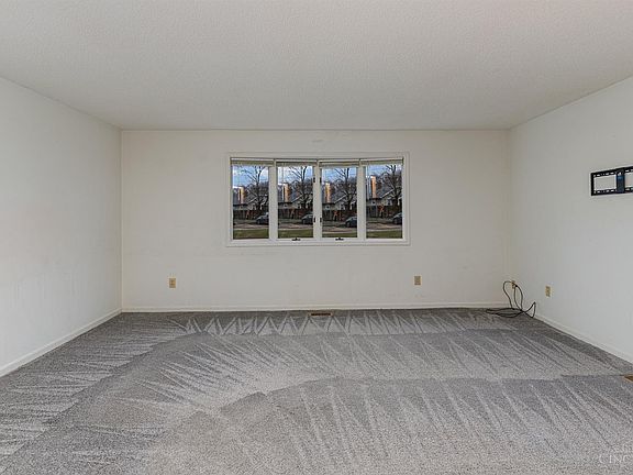 3rd image of 127 Lulu Ave