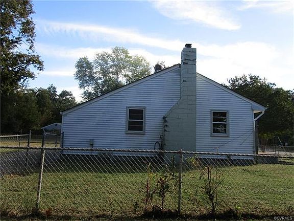 3rd image of 4738 Stanley Dr