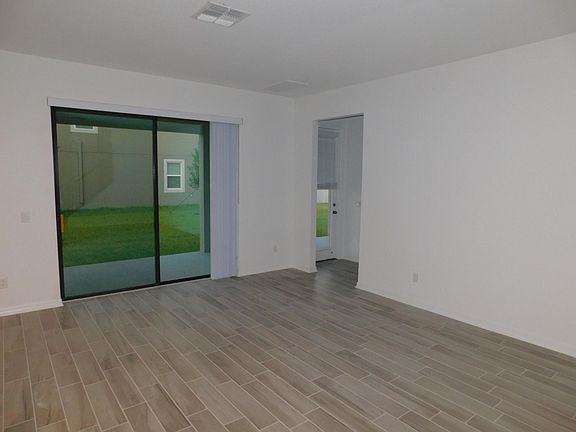 Rest of family room