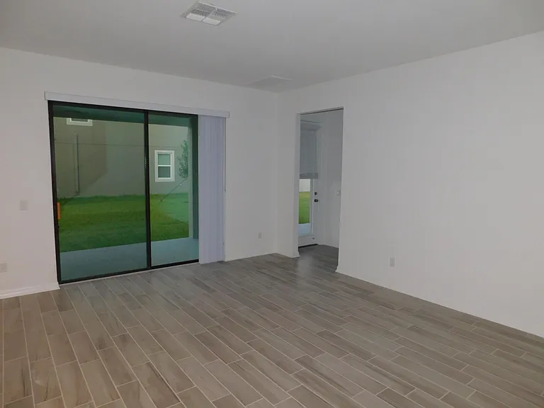 Rest of family room