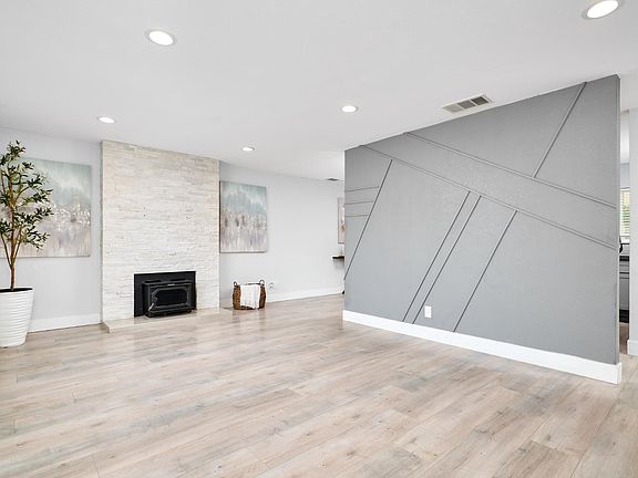 4th image of 3025 Margate Way