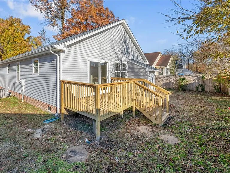 100 Mallard Dr — Photo 2