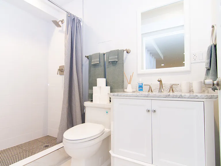 4227 Ince Blvd #B — Photo 4