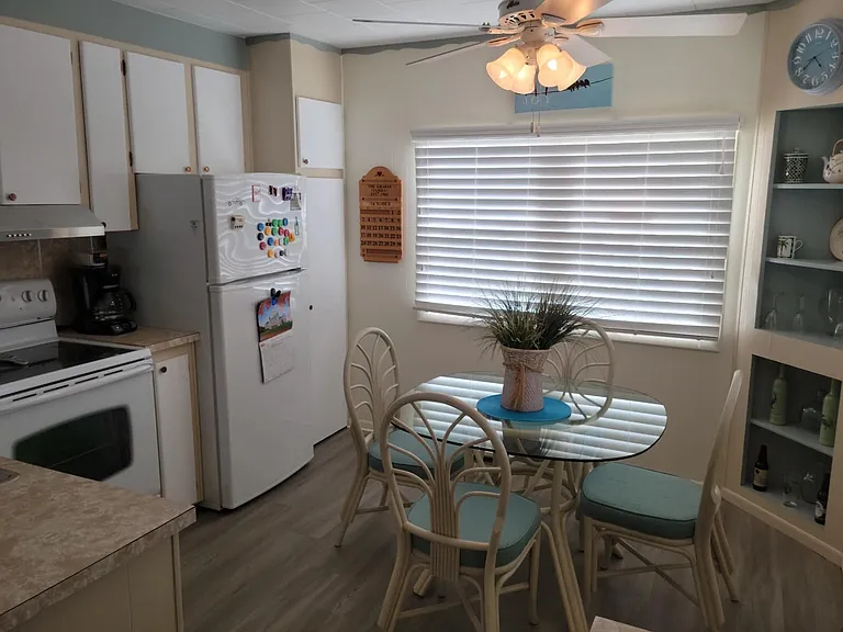 6623 Arizona St — Photo 15