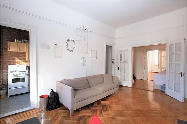 Rented by R New York | media 37